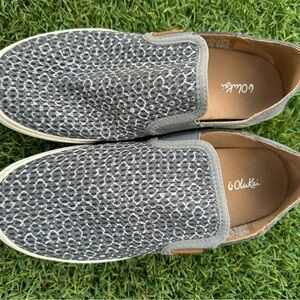 OluKai Women's Gray Textured Flats- size 8 - Ships fast!